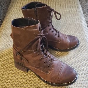 ⚡FLASH SALE⚡ TAOS Crave Boots